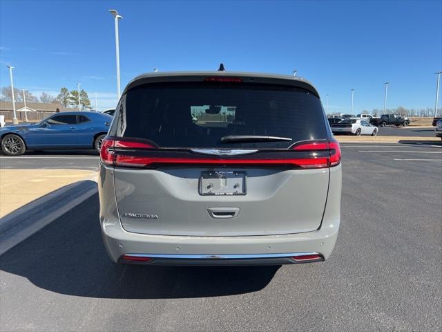 new 2025 Chrysler Pacifica car, priced at $41,870