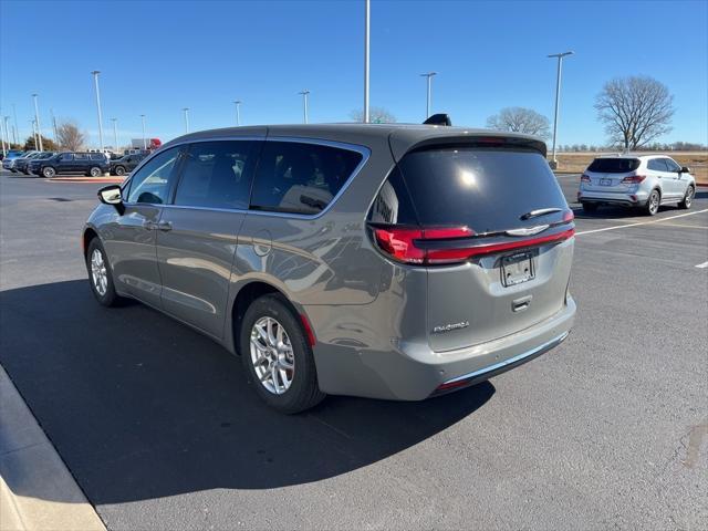 new 2025 Chrysler Pacifica car, priced at $41,870