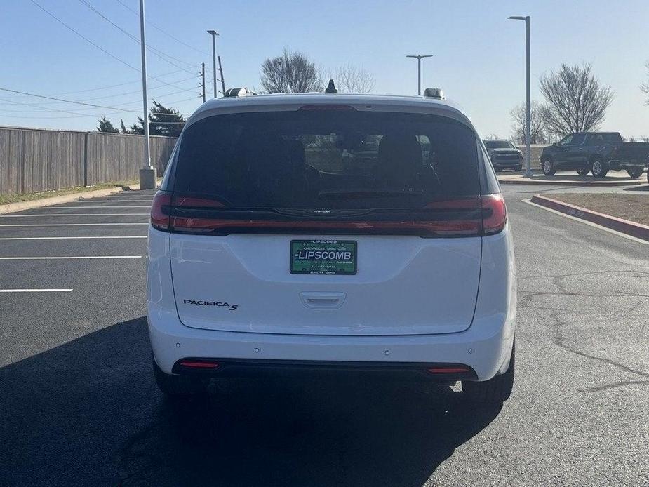 new 2024 Chrysler Pacifica car, priced at $47,048