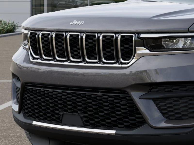 new 2025 Jeep Grand Cherokee car, priced at $36,899