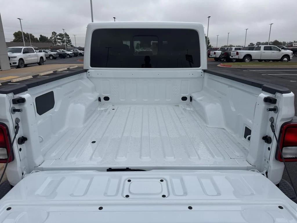 new 2025 Jeep Gladiator car, priced at $49,019