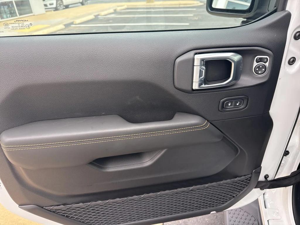 new 2025 Jeep Gladiator car, priced at $49,019