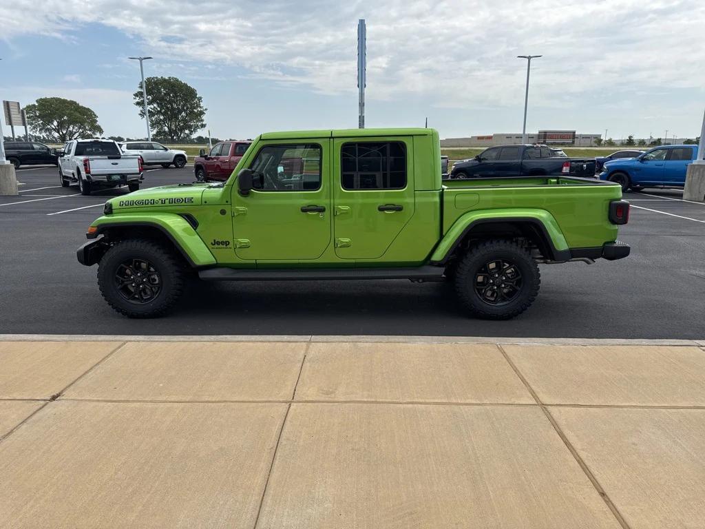 new 2025 Jeep Gladiator car, priced at $44,619