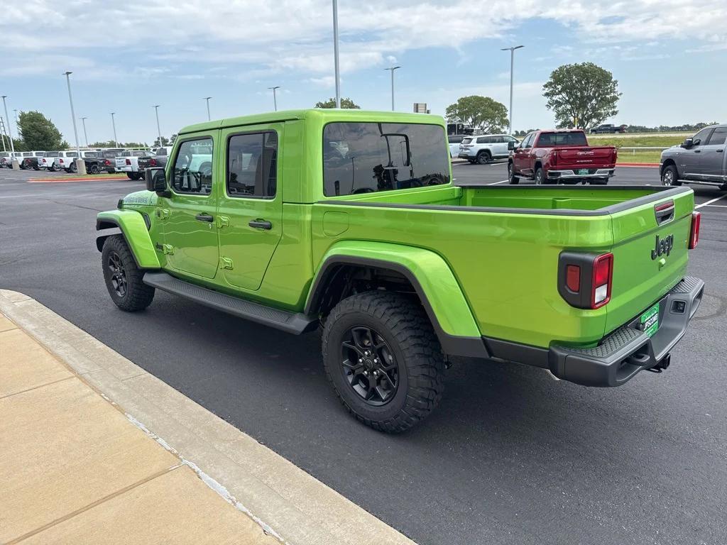 new 2025 Jeep Gladiator car, priced at $44,619