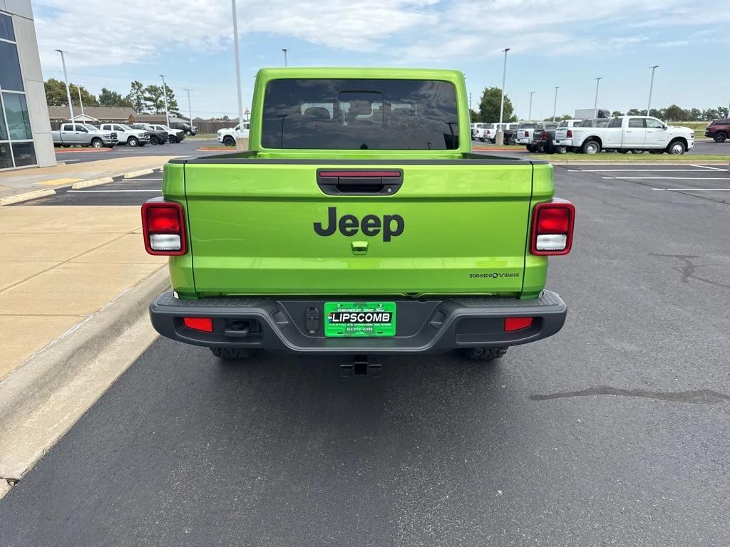 new 2025 Jeep Gladiator car, priced at $44,619