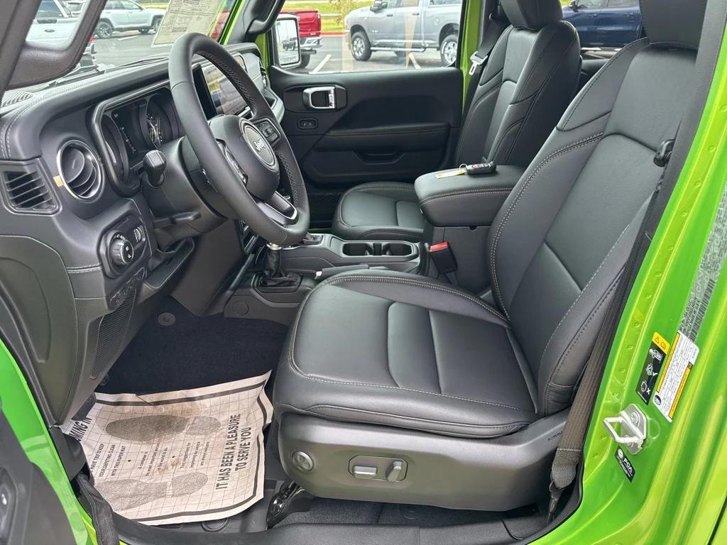 new 2025 Jeep Gladiator car, priced at $44,619