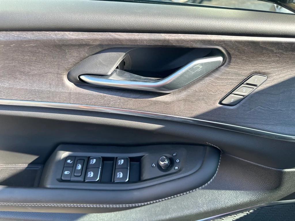 new 2025 Jeep Grand Cherokee car, priced at $57,356