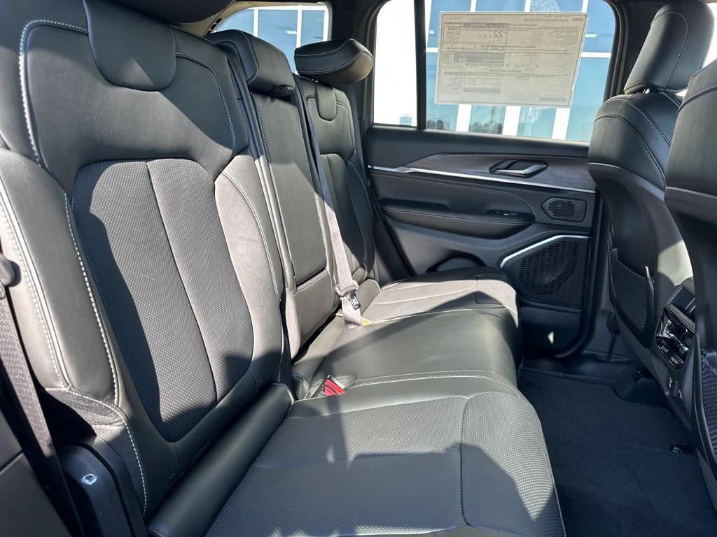 new 2025 Jeep Grand Cherokee car, priced at $57,356