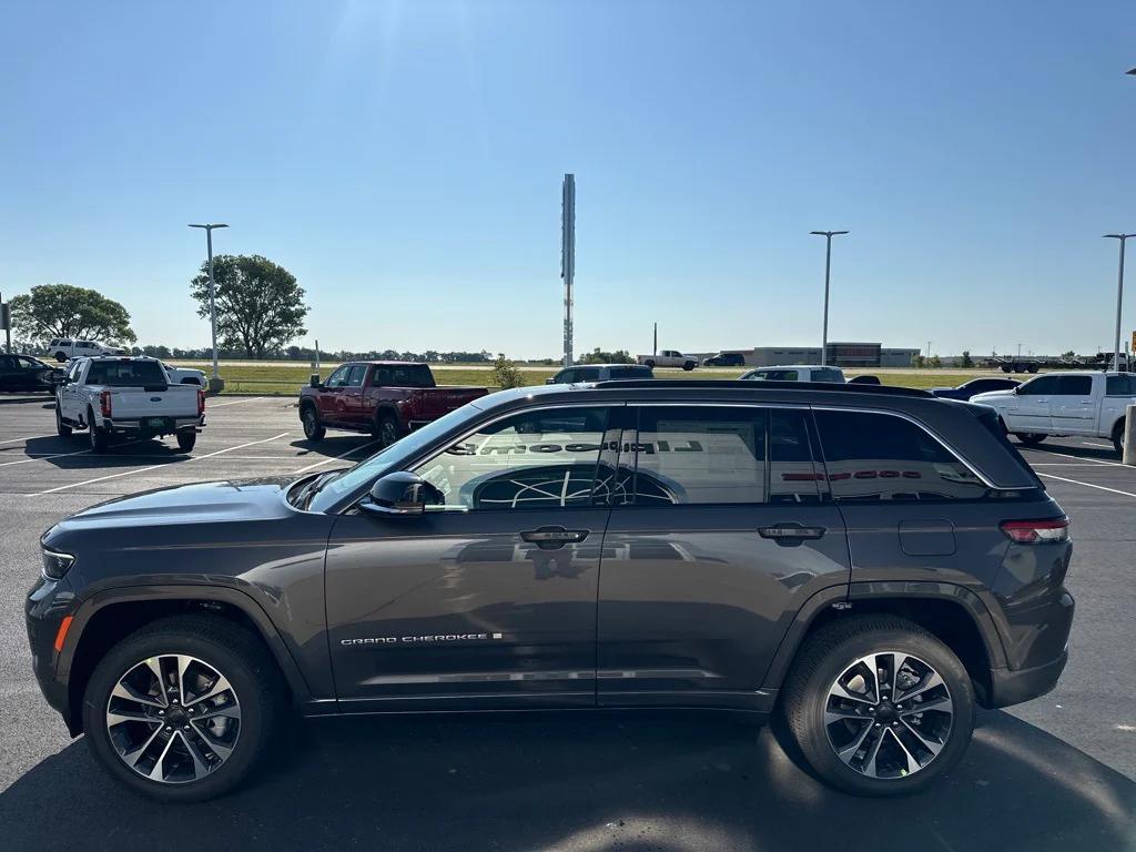 new 2025 Jeep Grand Cherokee car, priced at $57,356