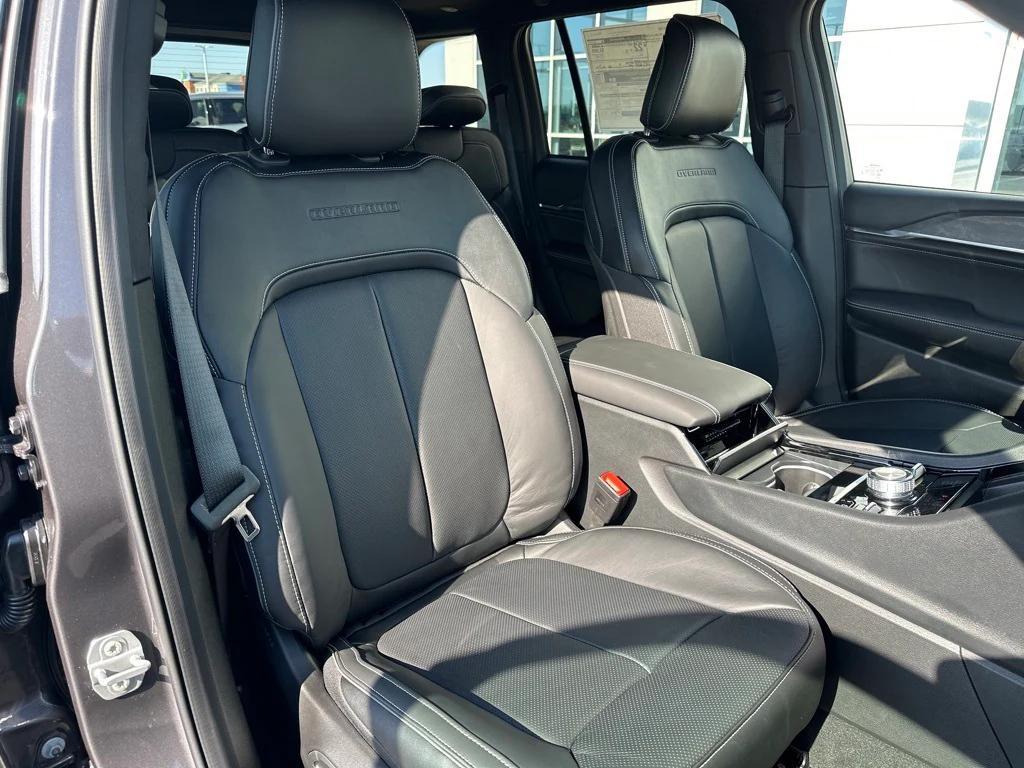 new 2025 Jeep Grand Cherokee car, priced at $57,356