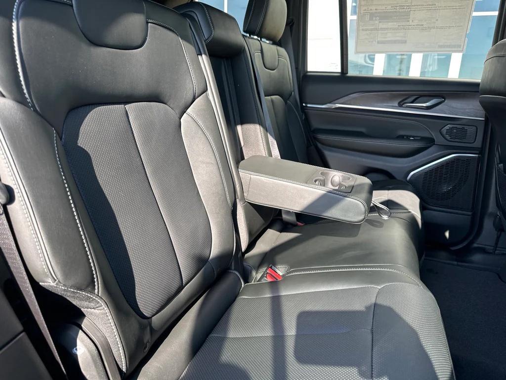 new 2025 Jeep Grand Cherokee car, priced at $57,356