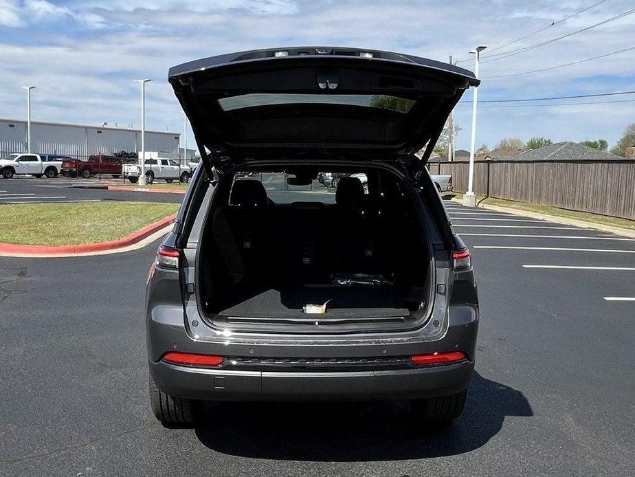 new 2024 Jeep Grand Cherokee car, priced at $46,532