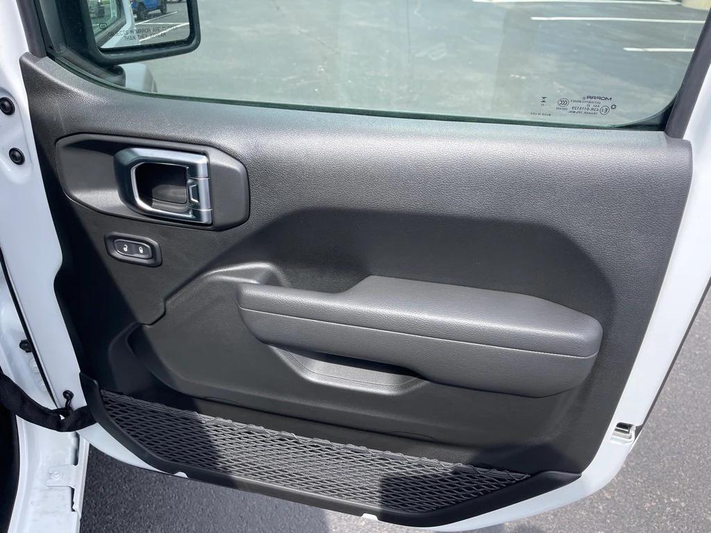 new 2025 Jeep Wrangler car, priced at $42,415