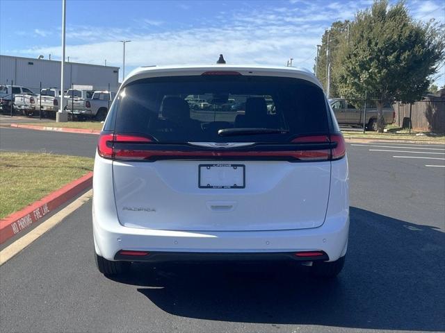 new 2025 Chrysler Pacifica car, priced at $40,423