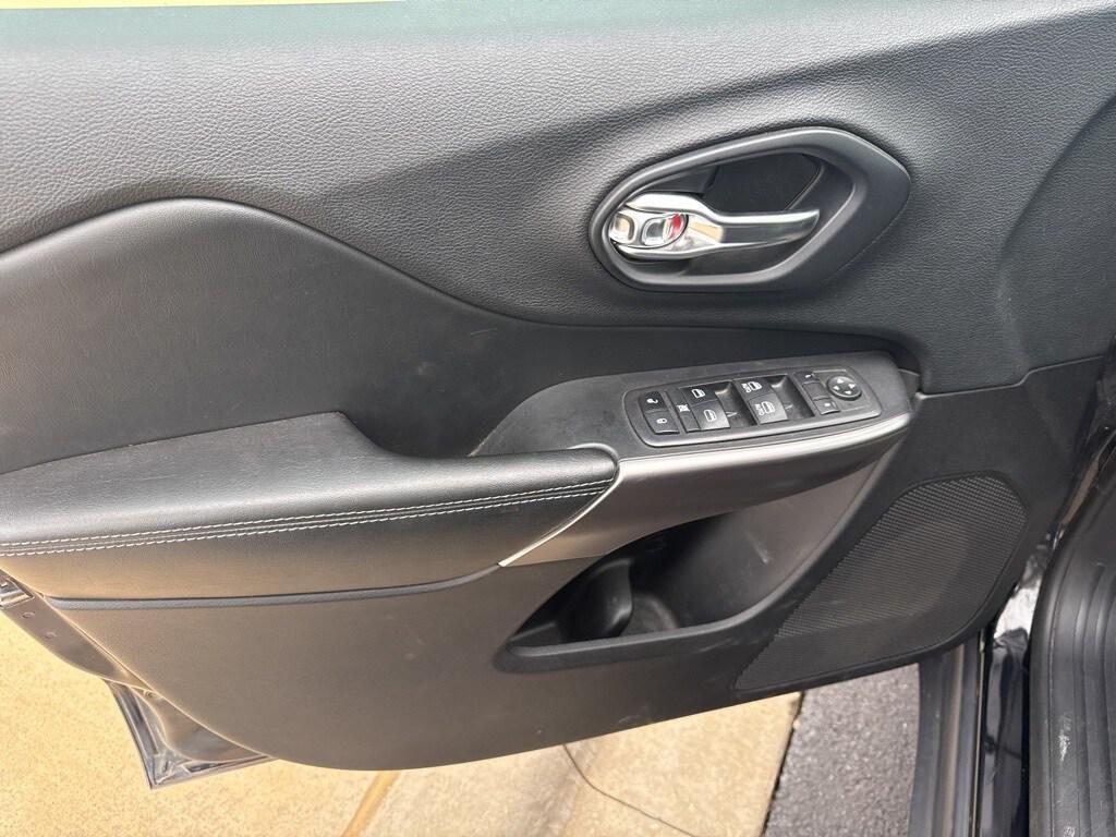 used 2019 Jeep Cherokee car, priced at $14,972