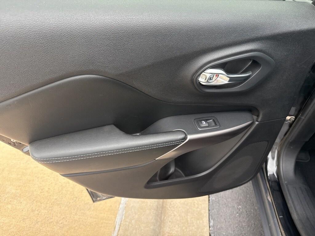 used 2019 Jeep Cherokee car, priced at $14,972