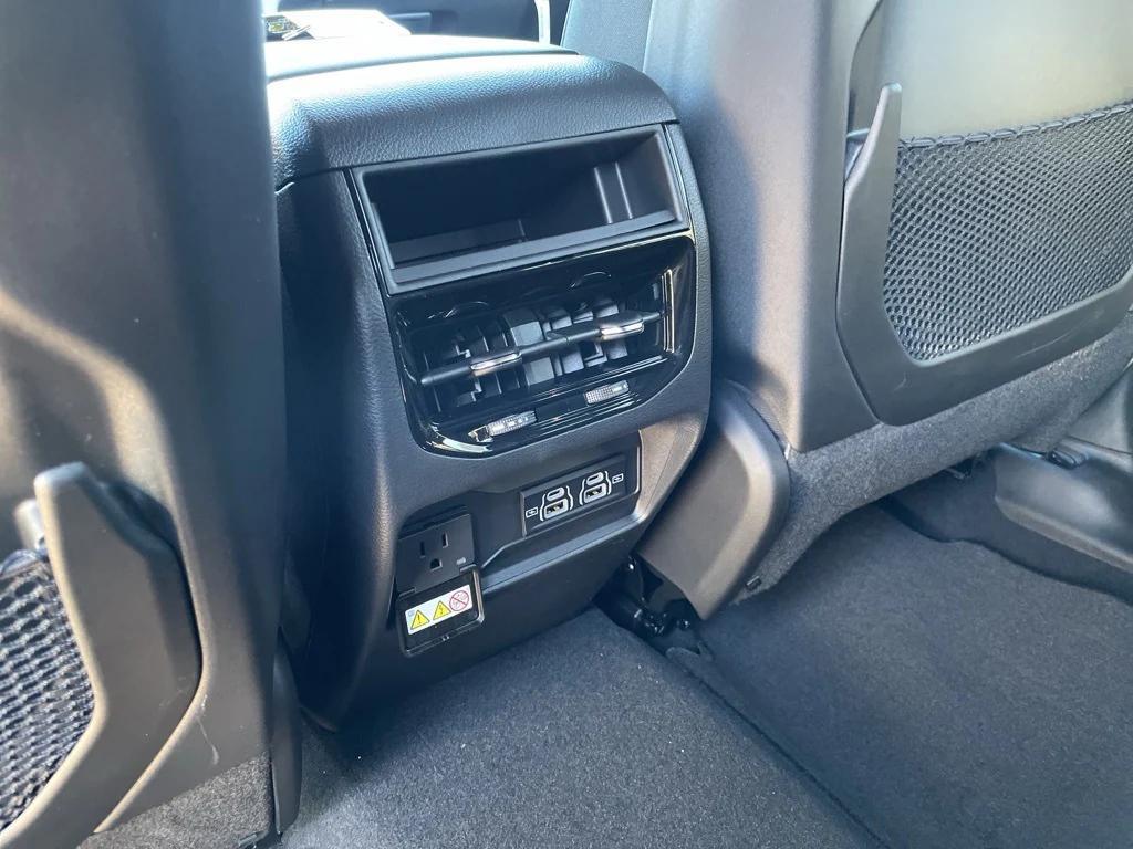 new 2025 Jeep Grand Cherokee car, priced at $45,379