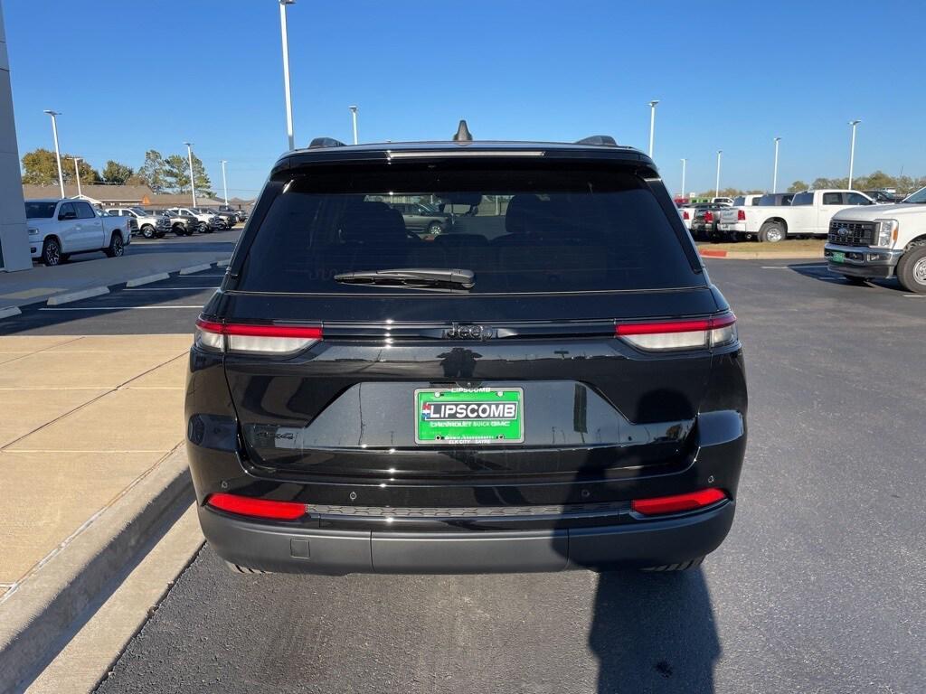 new 2025 Jeep Grand Cherokee car, priced at $45,379