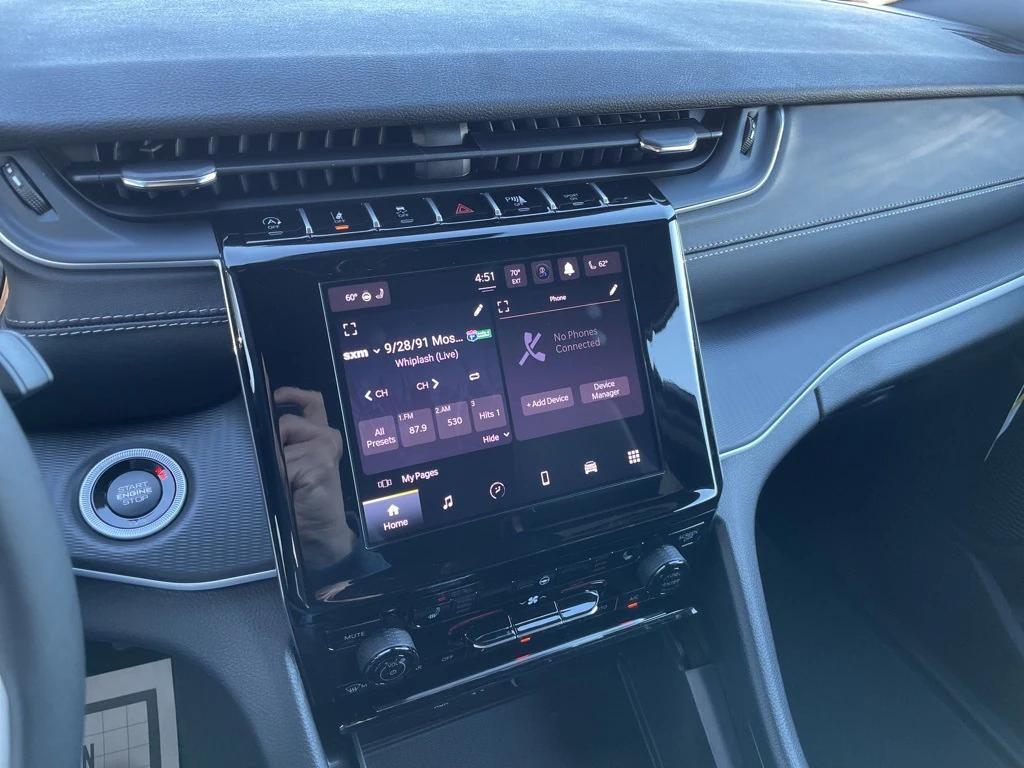 new 2025 Jeep Grand Cherokee car, priced at $45,379