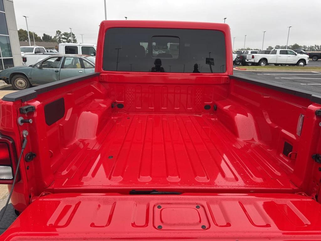 new 2025 Jeep Gladiator car, priced at $52,237
