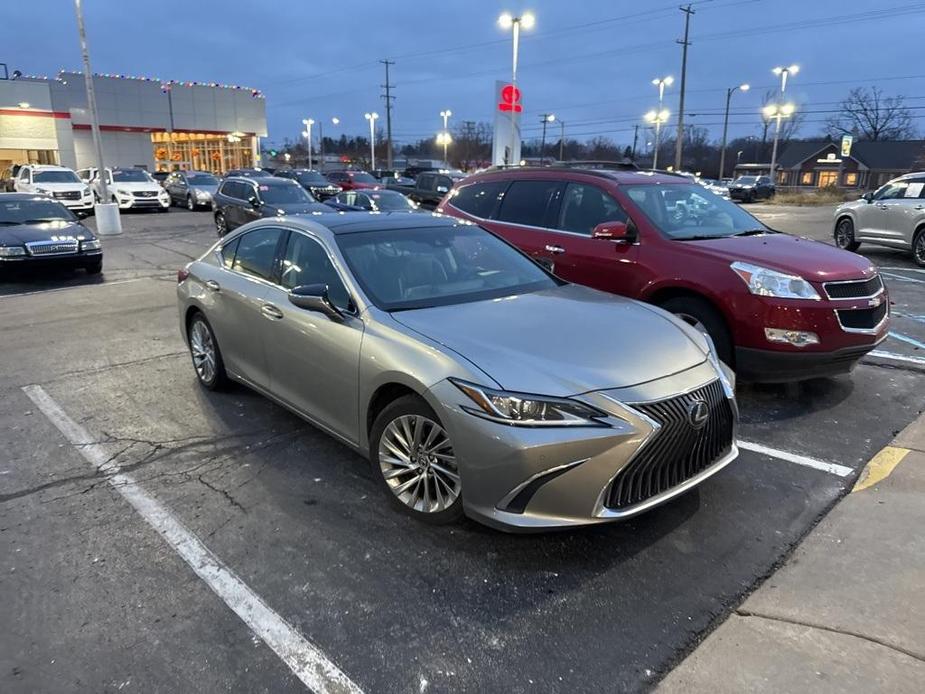 used 2019 Lexus ES 350 car, priced at $34,306