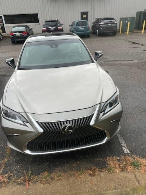 used 2019 Lexus ES 350 car, priced at $34,306