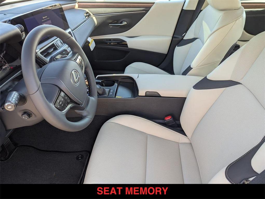 new 2025 Lexus ES 300h car, priced at $51,144