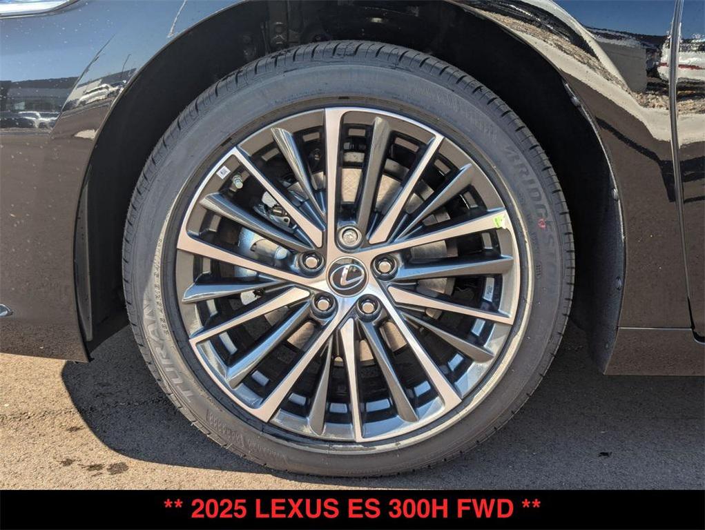 new 2025 Lexus ES 300h car, priced at $51,144