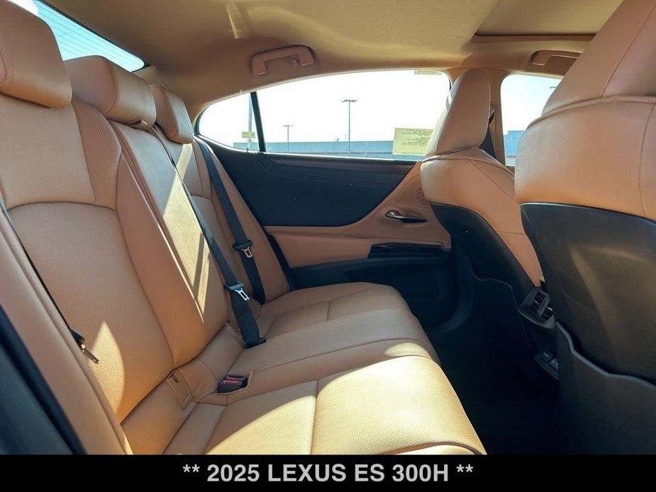 new 2025 Lexus ES 300h car, priced at $53,119