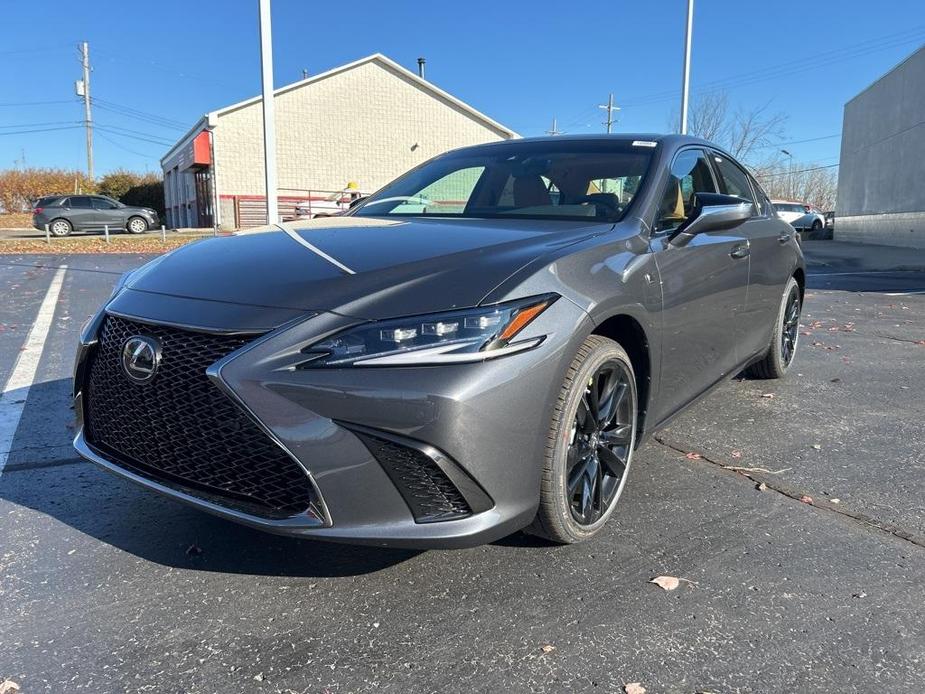 new 2025 Lexus ES 300h car, priced at $53,119