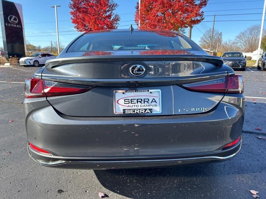 new 2025 Lexus ES 300h car, priced at $53,119