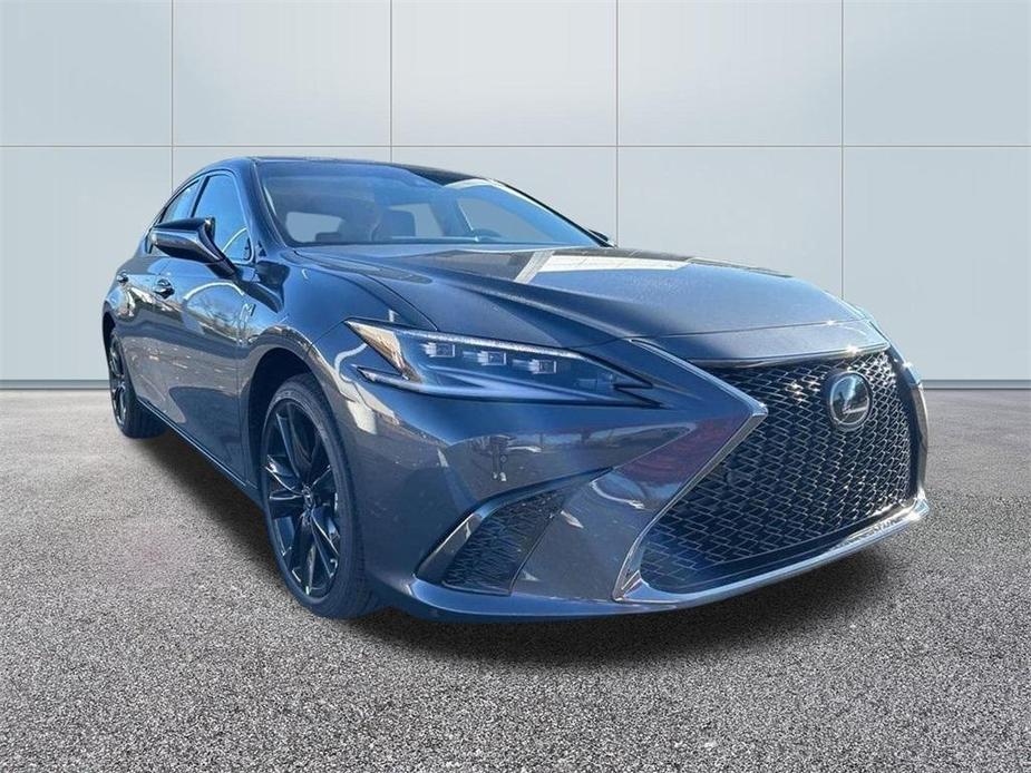 new 2025 Lexus ES 300h car, priced at $53,119