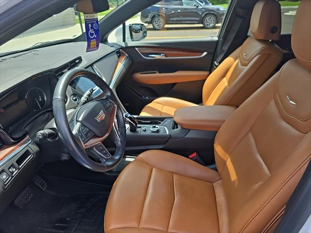 used 2022 Cadillac XT5 car, priced at $30,000
