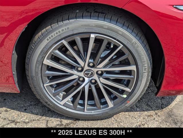 new 2025 Lexus ES 300h car, priced at $50,680