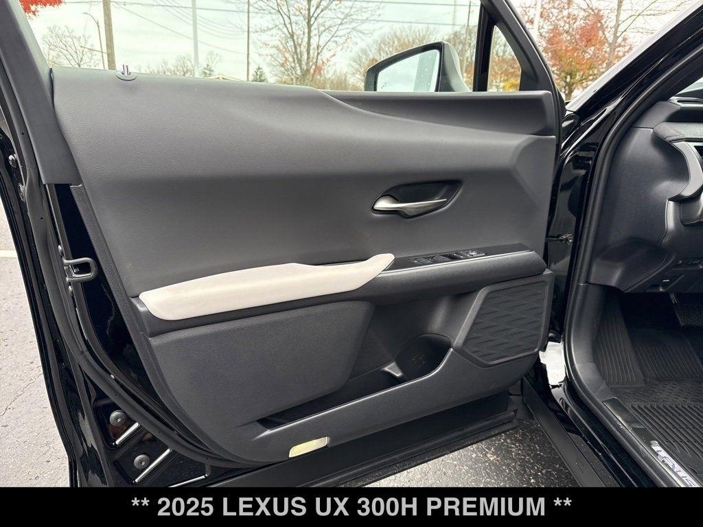 new 2025 Lexus UX 300h car, priced at $45,569