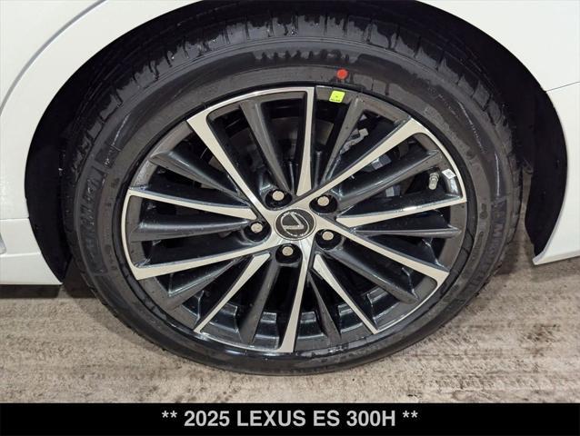 new 2025 Lexus ES 300h car, priced at $51,180