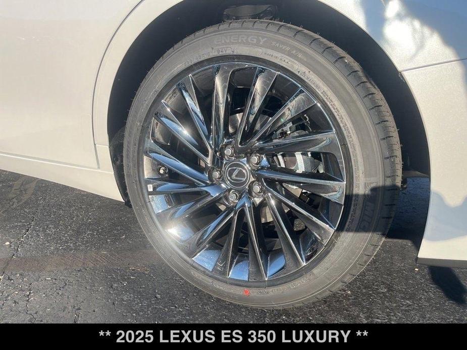 new 2025 Lexus ES 350 car, priced at $55,134