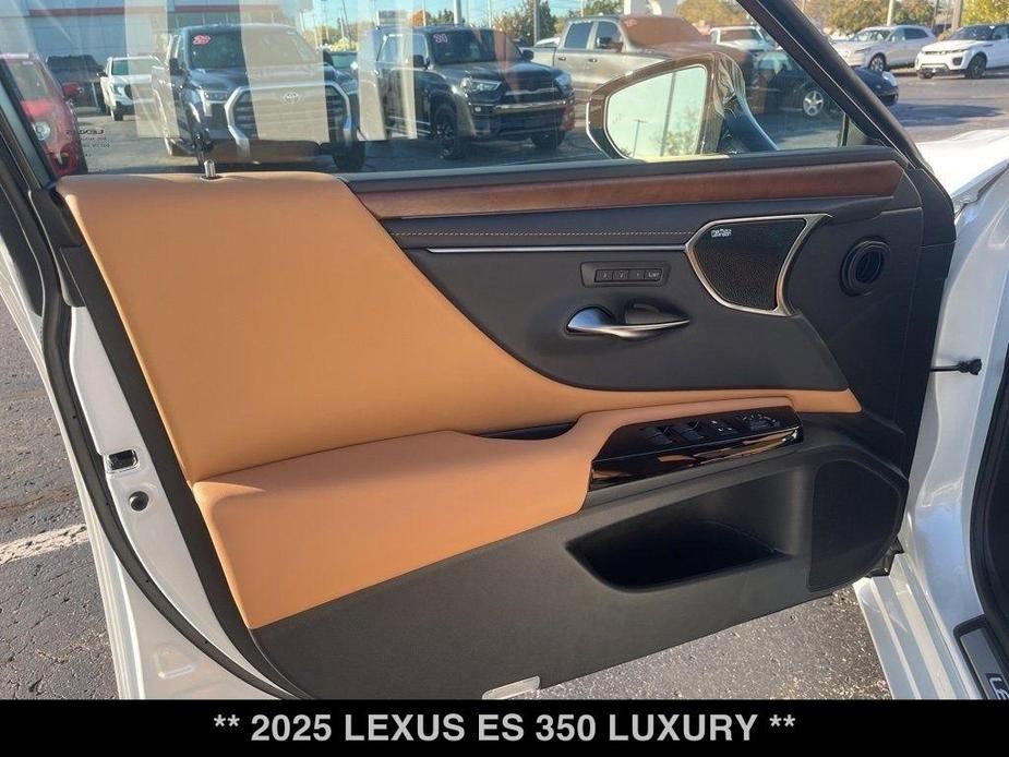 new 2025 Lexus ES 350 car, priced at $55,134