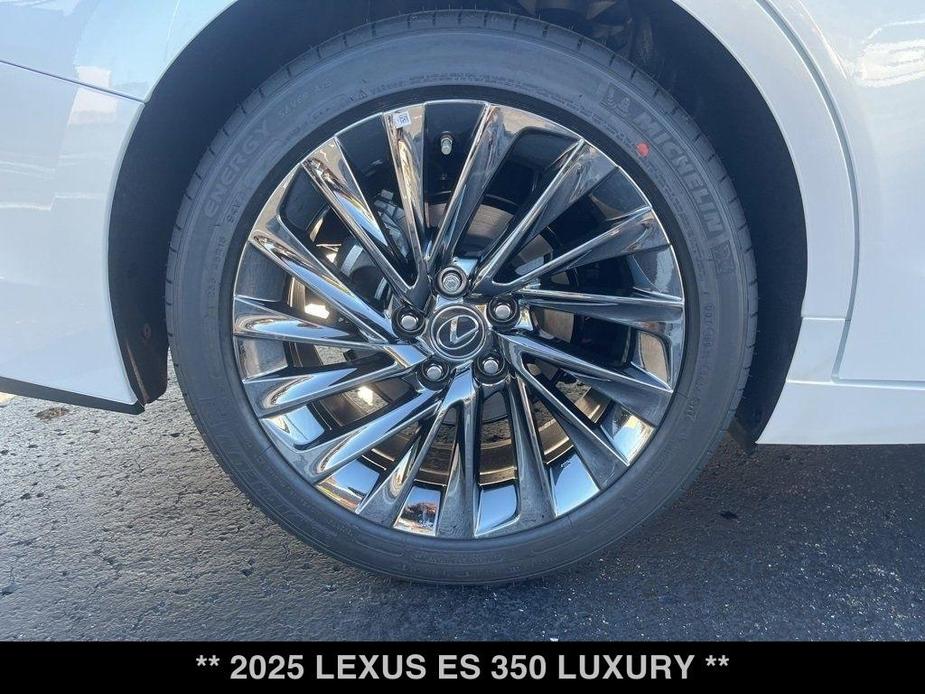 new 2025 Lexus ES 350 car, priced at $55,134