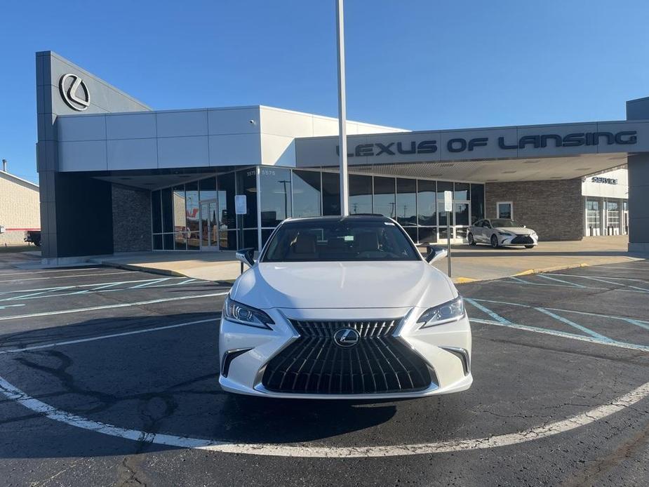 new 2025 Lexus ES 350 car, priced at $55,134