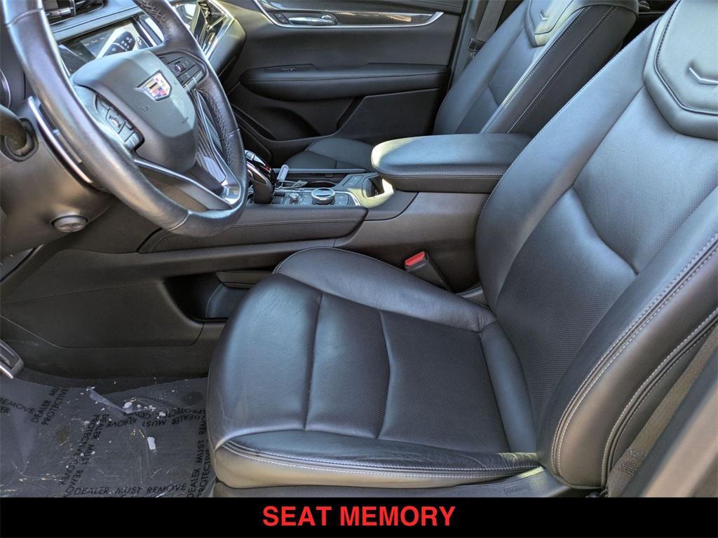 used 2022 Cadillac XT6 car, priced at $35,500