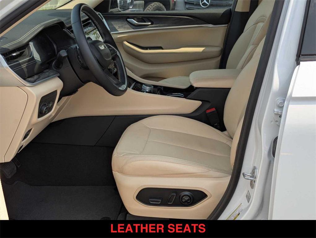 used 2022 Jeep Grand Cherokee car, priced at $31,000