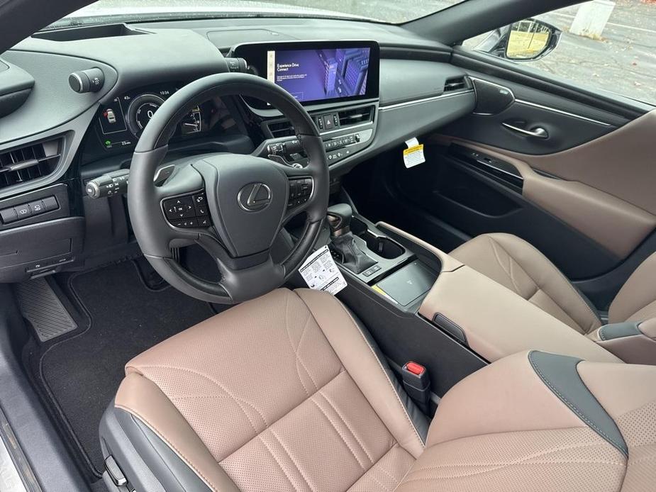 new 2025 Lexus ES 300h car, priced at $57,394