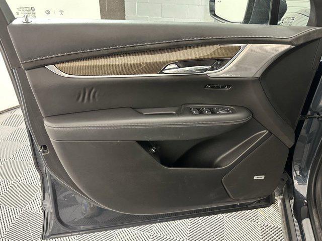 used 2021 Cadillac XT6 car, priced at $32,996