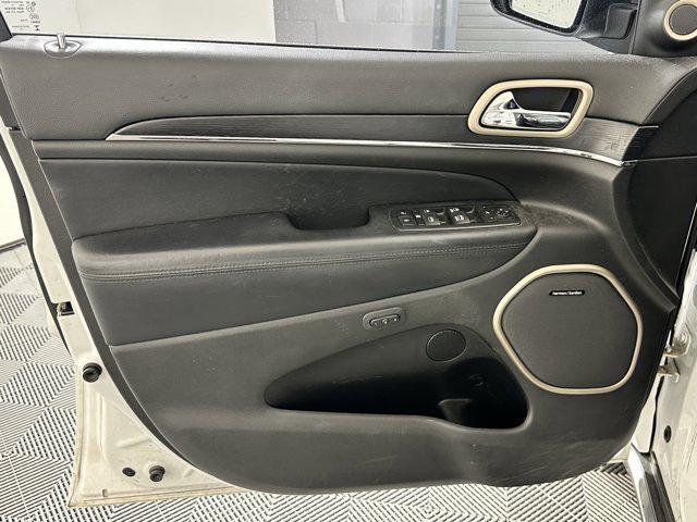 used 2015 Jeep Grand Cherokee car, priced at $17,999