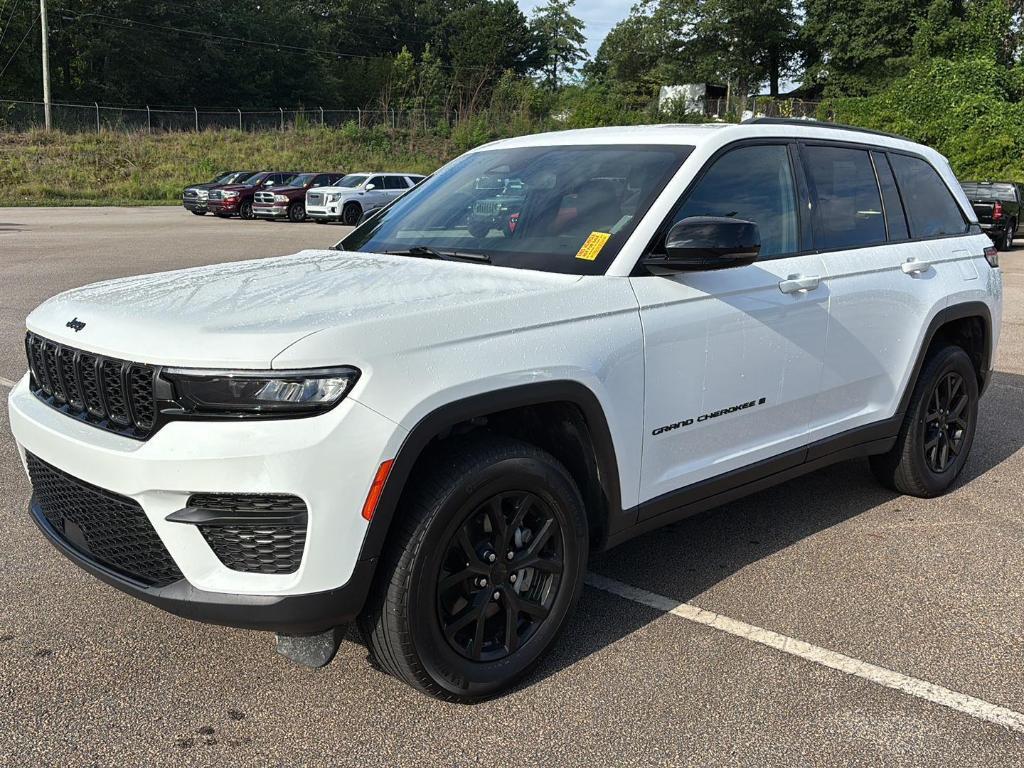 used 2024 Jeep Grand Cherokee car, priced at $35,495
