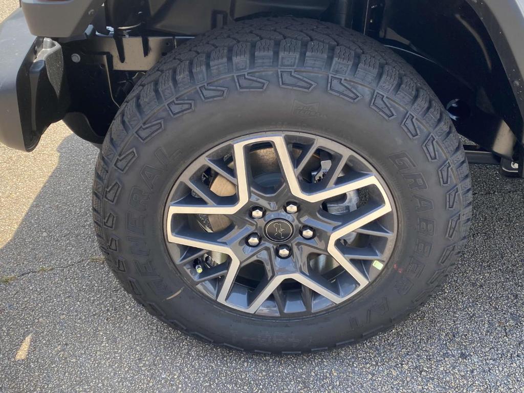 new 2025 Jeep Wrangler car, priced at $53,913