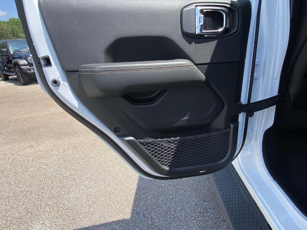 new 2025 Jeep Wrangler car, priced at $53,913
