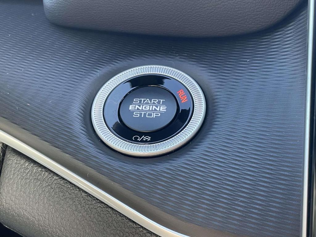 new 2025 Jeep Grand Cherokee car, priced at $38,468