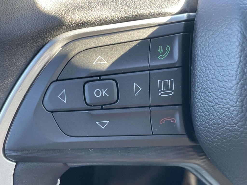 new 2025 Jeep Grand Cherokee car, priced at $38,468